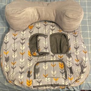 Skip Hop Shopping cart cover with positioner pillow. Great condition.